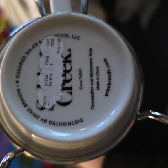 Schitt’s Creek Stackable Mug Set Metal Stand 4 Coffee Cups Quotes Portraits NWT - Picture 3 of 3